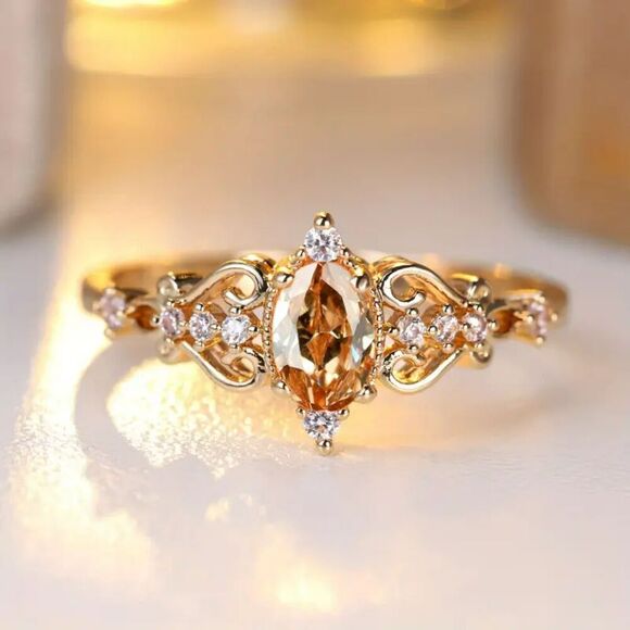 NIB - Elegant Smoky Yellow Princess Cut Stone in Golden Setting - Picture 1 of 5